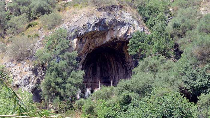 Cova Negra Cave, where ancient Neanderthals once lived