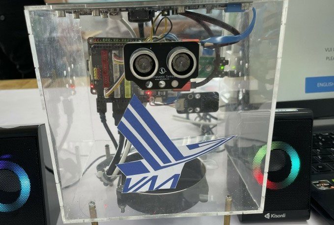 Smart boxes placed in various airport locations to assist air travelers