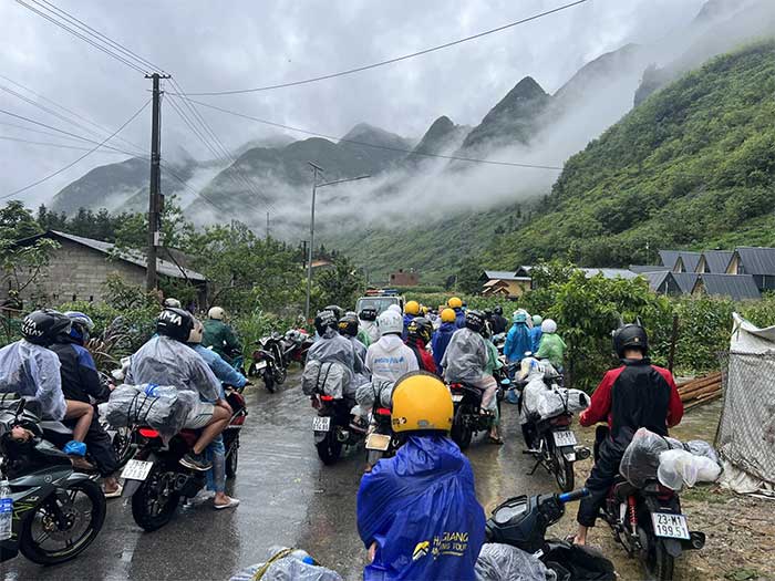 Tourists stuck in Ha Giang due to flooding