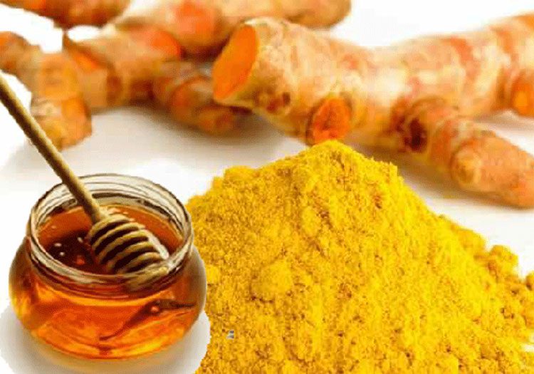 Apply honey or mix with turmeric powder and apply to the ulcerated area in the mouth.