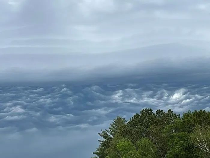 Another person shared a photo they took of the sky that looks like the ocean.