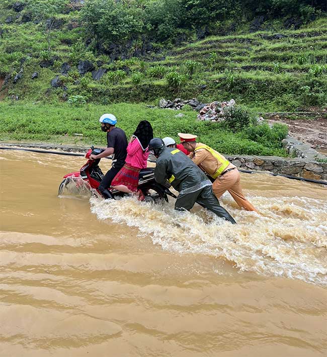 mua lu o ha giang 3