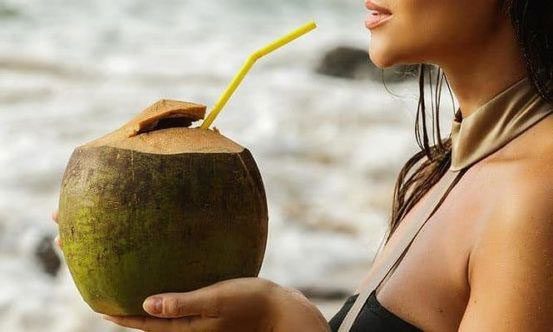 When women are at risk of amniotic fluid deficiency, coconut water can help provide sufficient amniotic fluid.