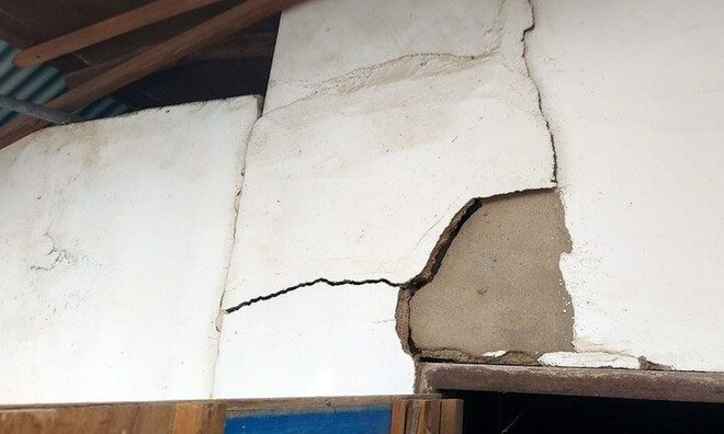 A wall of a warehouse in Buan cracked due to the strong earthquake