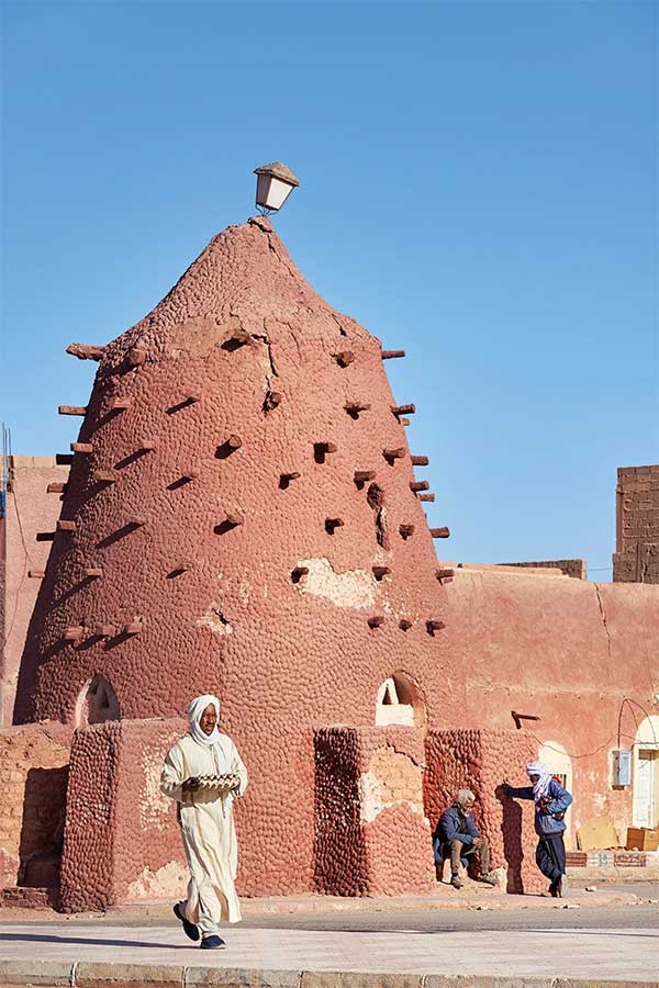 Further north, in the M'Zab Valley, is a series of 5 'ksour'.