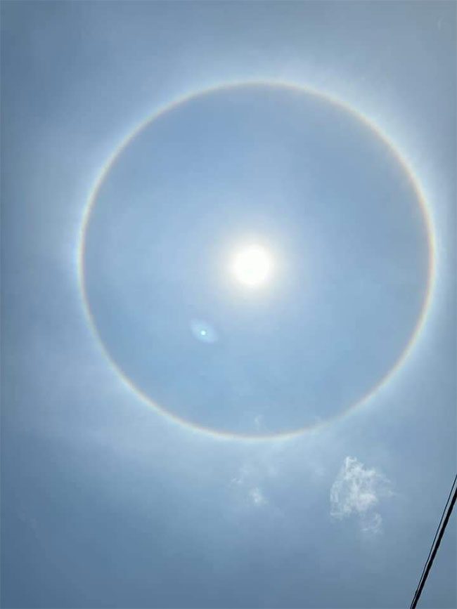 Halo around the Sun appears in many localities in Vietnam