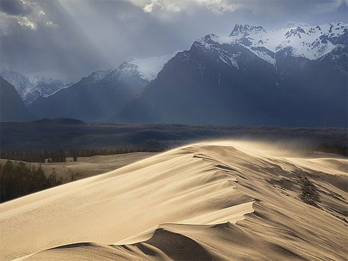 The Chara Desert currently measures only 10 km long and 5 km wide.