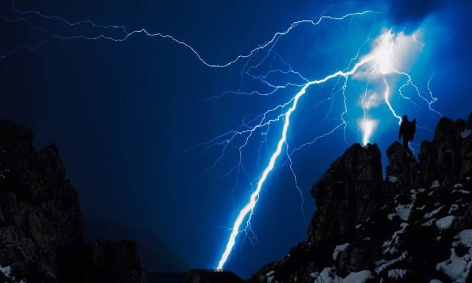 Lightning - a phenomenon that can cause serious injuries.