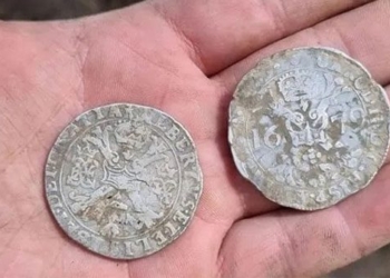 the 300 year old coin was discovered hidden by a swindler from poland 134594