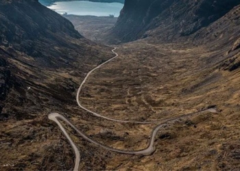 the longest road in england like a giant snake 135252