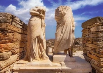 the tragedy of delos island where ancient greek and roman artifacts are kept 134926