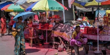 the world turns a hot summer in the 135117 year cycle