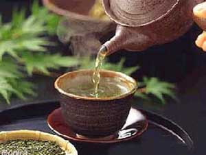 Traditional Japanese green tea drinking