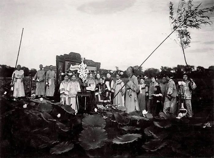 Empress Dowager Cixi on a pleasure boat