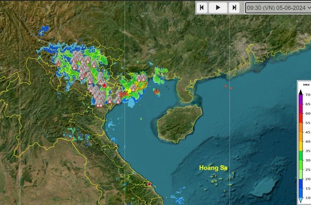 The red dots indicate lightning strike locations updated at 9:30 AM today.