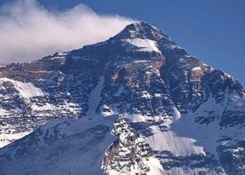 why there are no mountains higher than 10 000m on earth 132047