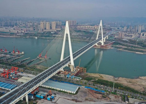 Bai Cu Zi Bridge over the Yangtze River.