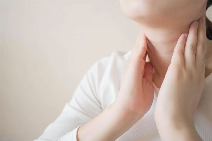 There are many causes of sore throat after vomiting.