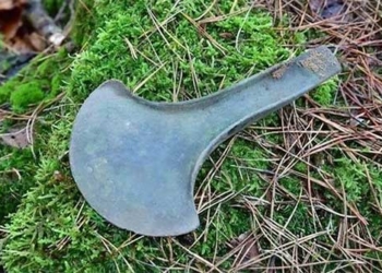 found the 3 500 year old ritual knife used for ancestor worship 131539