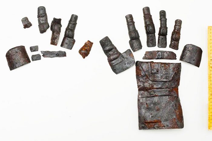 Unique 14th-century steel glove