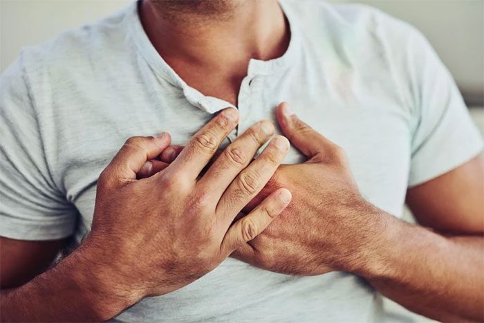 Unhealthy lifestyle can lead to heart problems.