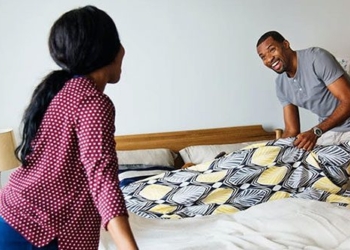 how often should i change my pillowcase once a night 132210
