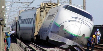 if the earthquake high speed train 320km h of japan will brake as fast as a flash in 1 3 seconds thanks to new technology 132004