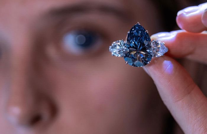 Bleu Royal is one of four diamonds weighing over 10 carats auctioned at Christie’s