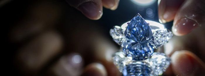 The diamond affectionately called 'Bleu Royal' is set on a ring.