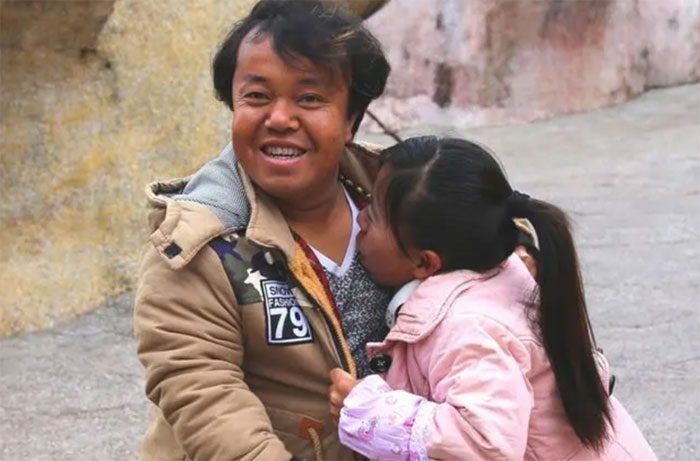 Children in the developmental stage show clearer physical changes