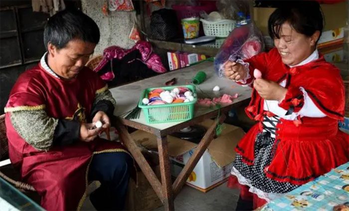 The villagers believed it was an infectious disease, but could not trace the source.