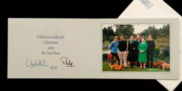 looking back at the collection of christmas cards by vuong that anh over 100 years 131649