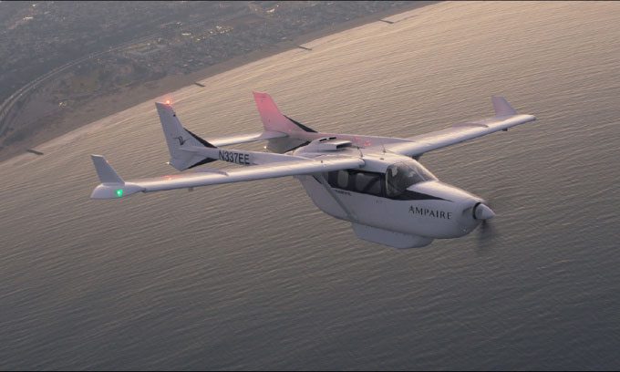 Electric hybrid aircraft Electric EEL sets 12-hour flight record.