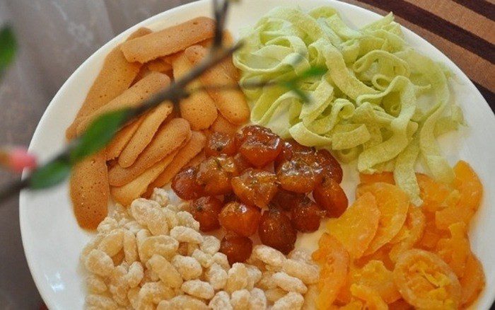 Diabetics and those with high blood sugar should limit their consumption of preserves