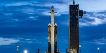my spacex rocket launches stealth spacecraft into space 131885