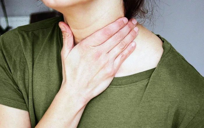 Throat itching due to allergies can be relieved at home.