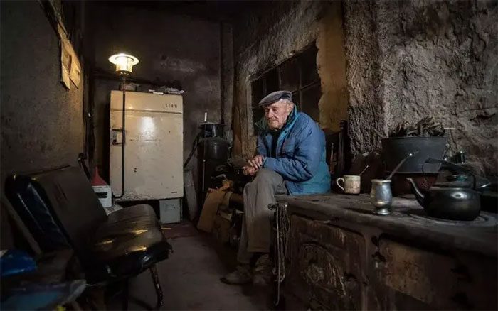 The small house where Mr. Pablo lives in the town.