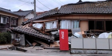 strong earthquake in japan confirms at least 4 people dead 131903