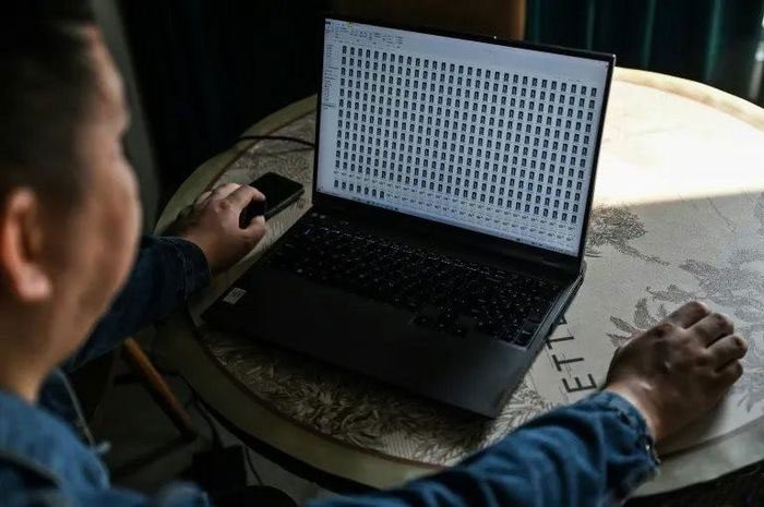 Super Brain charges between 1,400 to 2,800 USD to create a basic representation for the deceased.