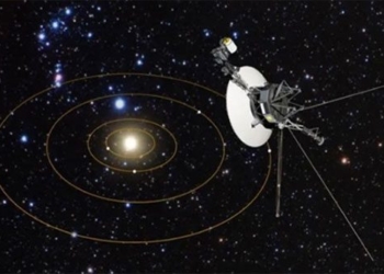 voyager 1 track when flying 24 billion km from earth 131560