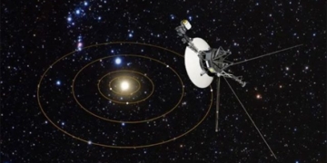 voyager 1 track when flying 24 billion km from earth 131560