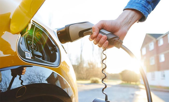 The production of electric vehicles causes more pollution than internal combustion engine vehicles.