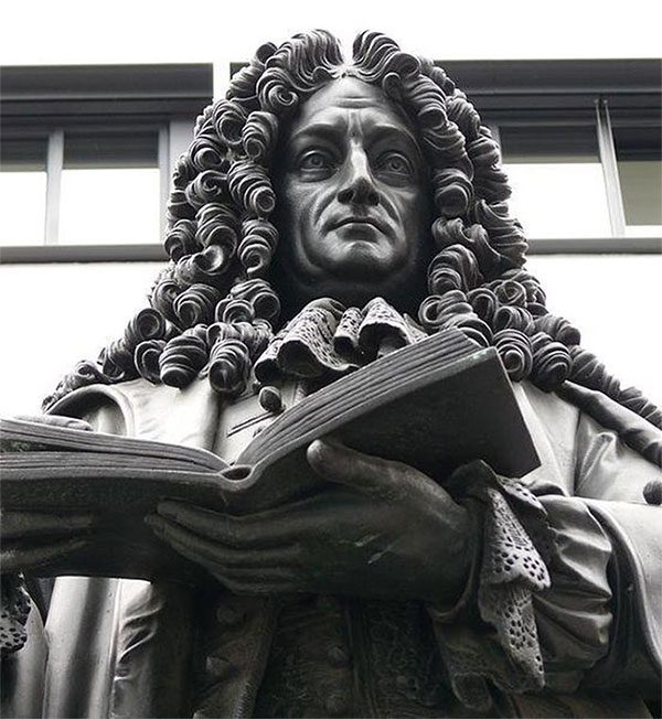 Statue of Gottfried Wilhelm Leibniz in Leipzig.