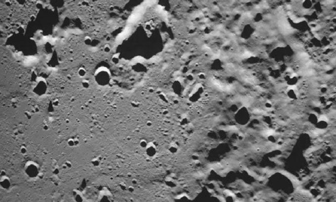 The first image of the Moon's surface taken by Luna 25.