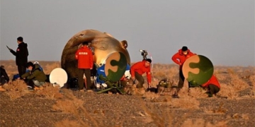 astronaut returns to earth after 5 months on space station 130705