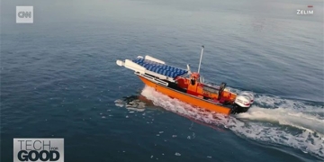 automatic rescue boat saving people about to drown 131008