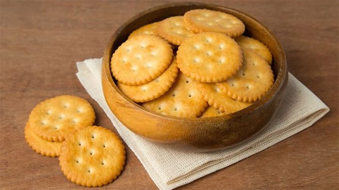 Not everyone knows why cookies often have a serrated edge.