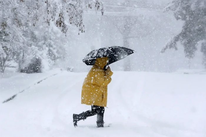 A snowstorm in Morristown, New Jersey (USA).