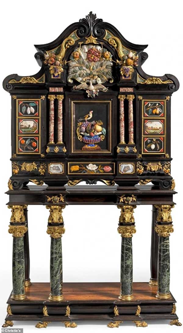 bau vat cua gia toc Rothschild 2