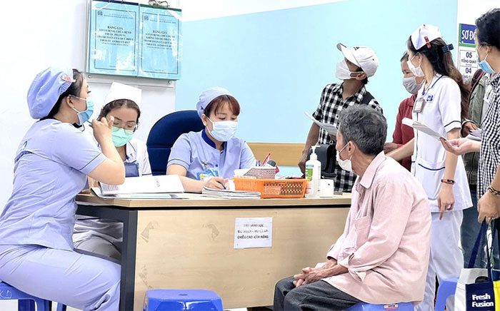 Patients receiving treatment at Ho Chi Minh City Oncology Hospital (Branch 2 in Thu Duc City)